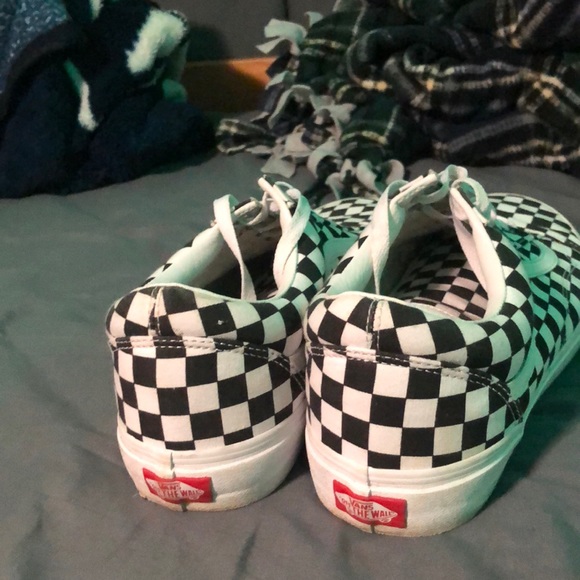 ID Checkered vans - Picture 5 of 5